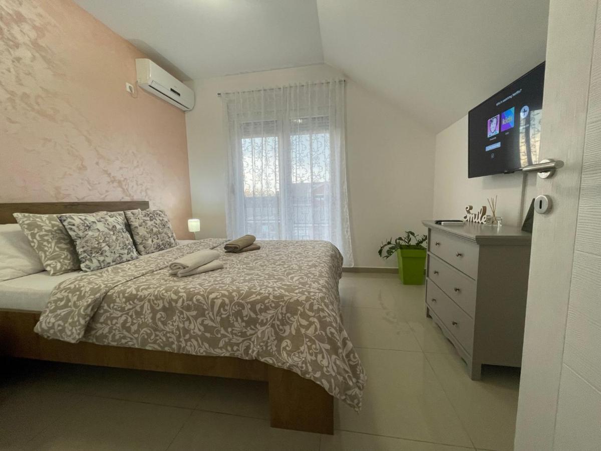 Apartman 1 Lägenhet Sremska Mitrovica Exteriör bild
