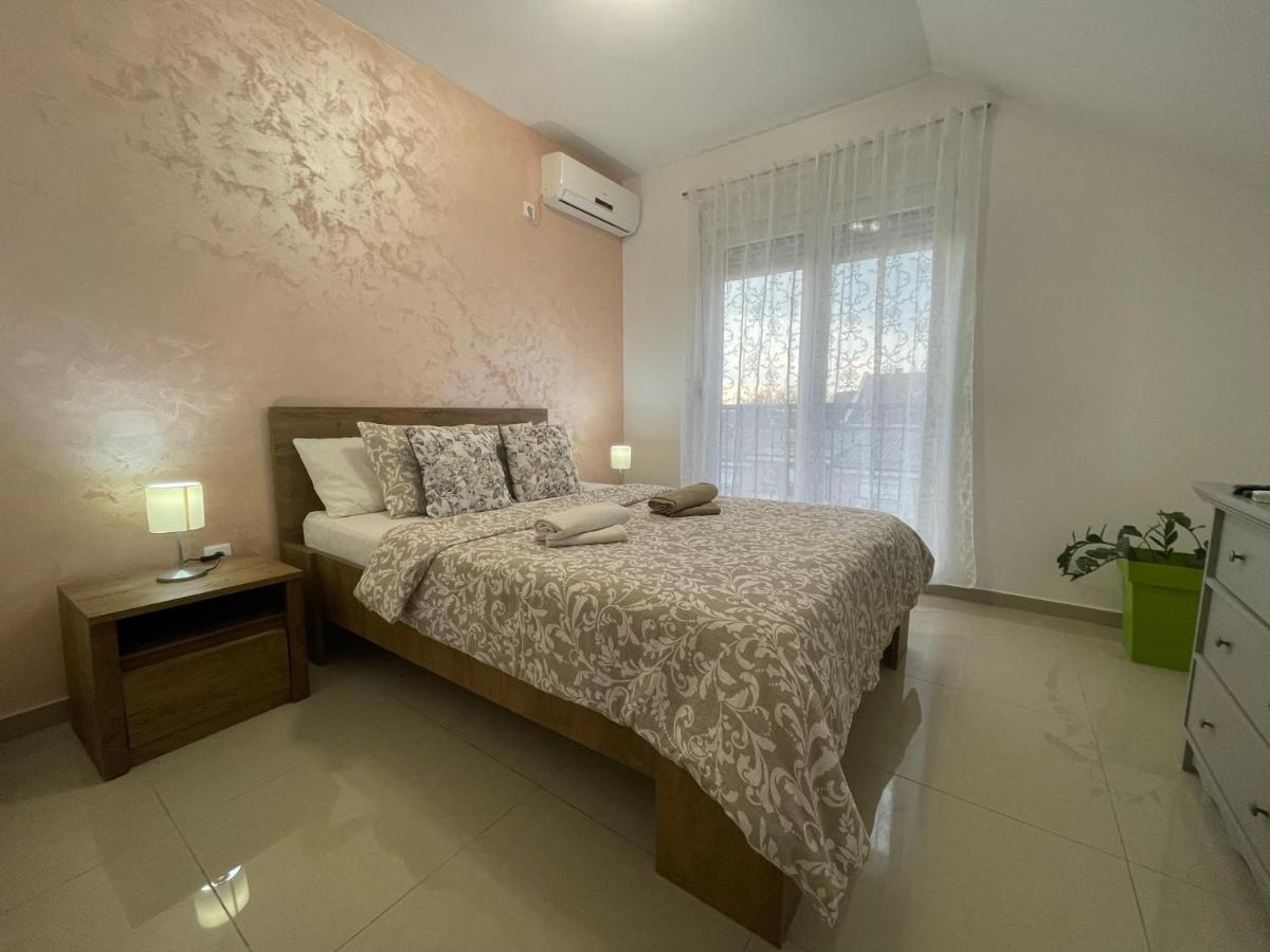 Apartman 1 Lägenhet Sremska Mitrovica Exteriör bild