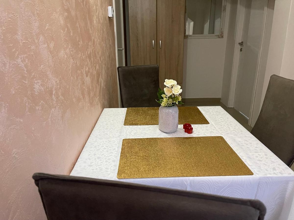 Apartman 1 Lägenhet Sremska Mitrovica Exteriör bild