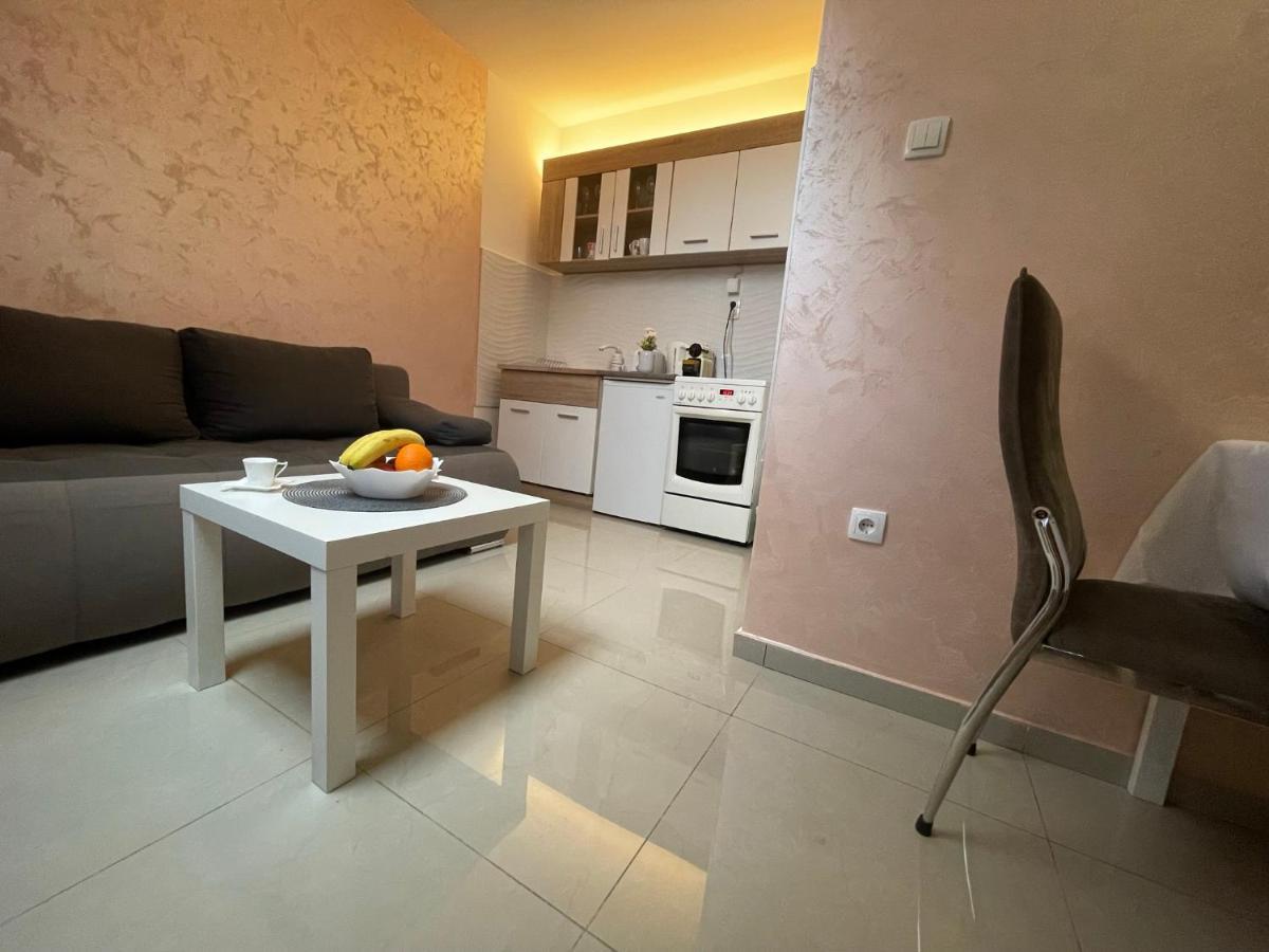Apartman 1 Lägenhet Sremska Mitrovica Exteriör bild